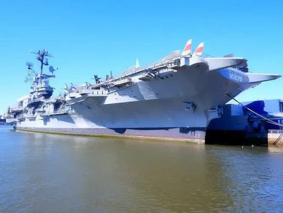 Entre barcos y aeropuertos